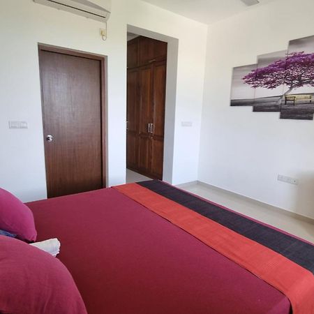 Aqua Vista Apartman Uswetakeiyawa Kültér fotó