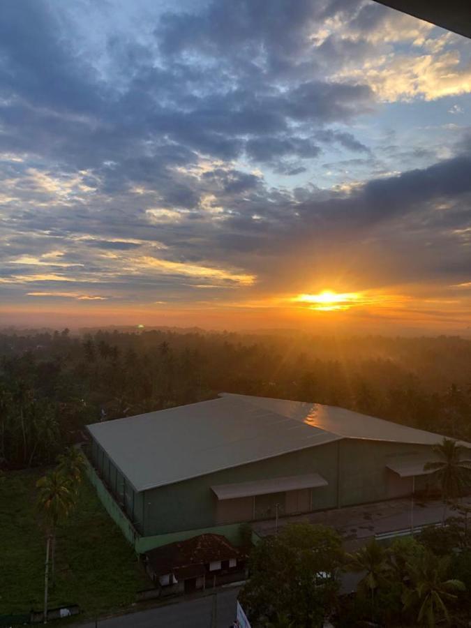 Aqua Vista Apartman Uswetakeiyawa Kültér fotó