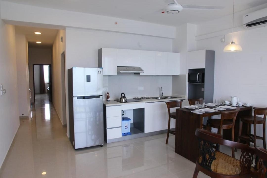 Aqua Vista Apartman Uswetakeiyawa Kültér fotó